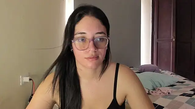 atenas_05_'s Live XXX Chat