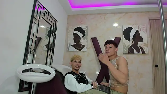 Chat XXX en directo de YOUNG_BOYS_HELL