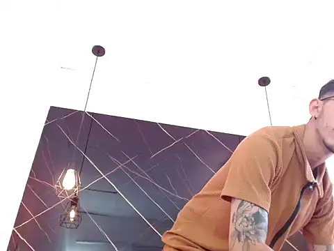 Онлайн чат XXX DylanAnderson1