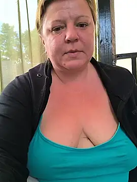 jusichka élő XXX-chatje