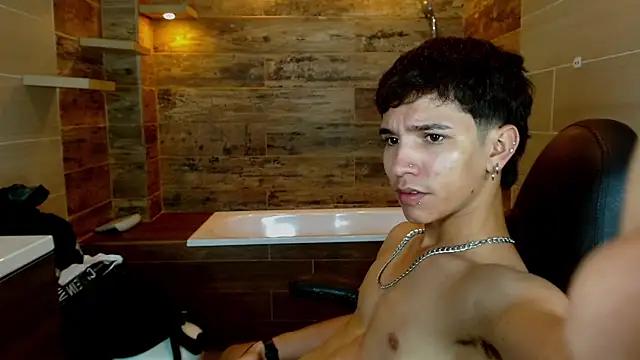 Zeus_Pire live XXX chat