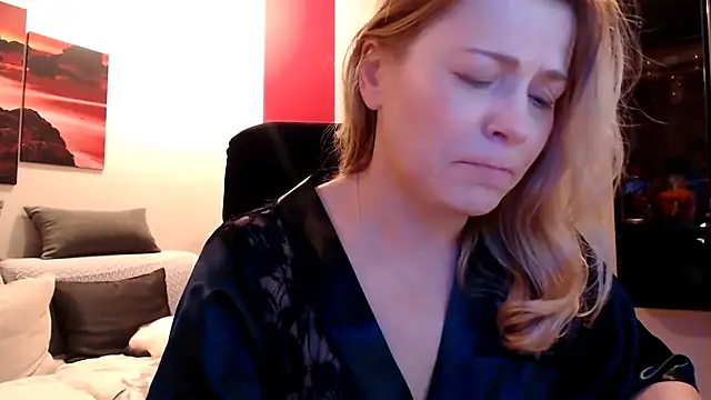 love-bionda's Live XXX Chat