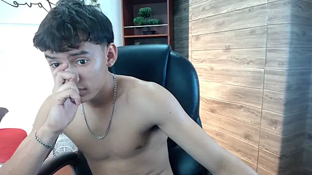 Chat +18 de Ryan_grayx ao vivo
