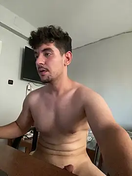 HornyMaster3169 élő XXX-chatje