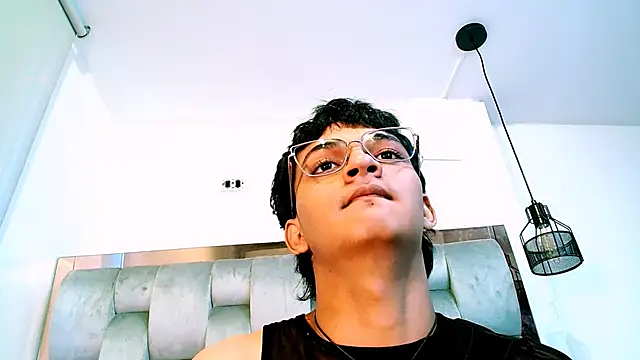 XXX chat uživo modela SahirCharm