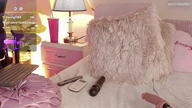 XXX chat uživo modela SenniaBella