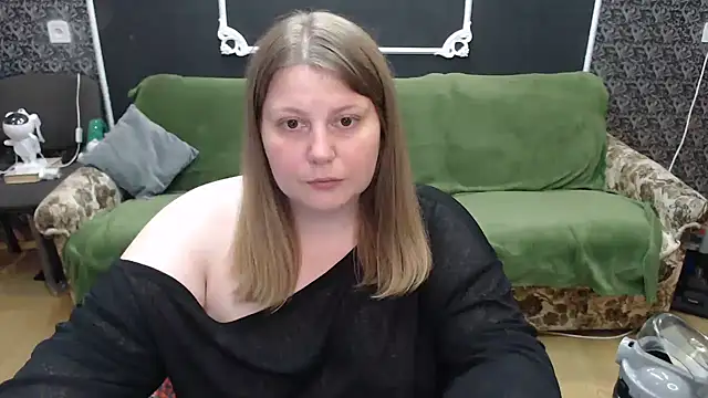 C_U_soon élő XXX-chatje