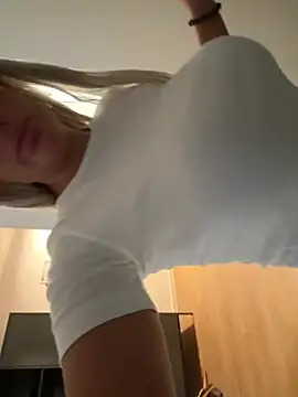 Juliaboobqueen live XXX chat