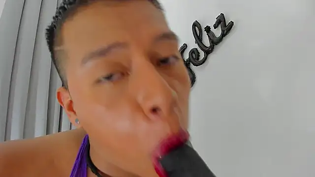 Austin_Bitch élő XXX-chatje