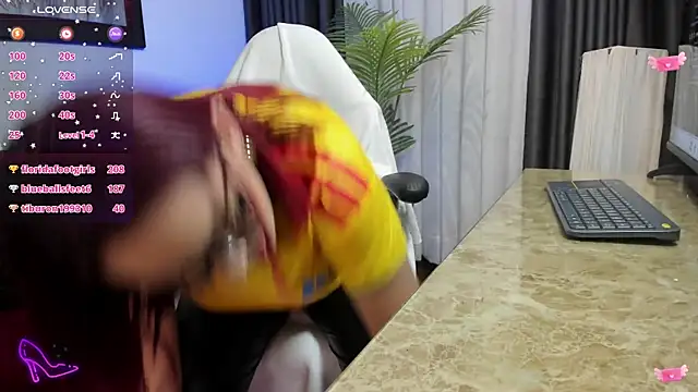 VictoriaPaker 现场XXX聊天
