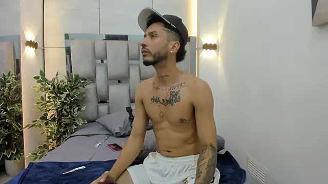 denis_winslow's Live XXX Chat