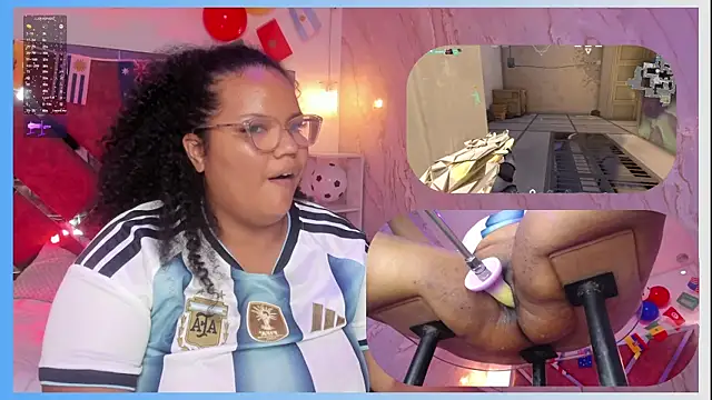 צ'אט XXX בשידור חי של MhiaRey