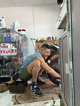 Paul22cm- Chat XXX in diretta