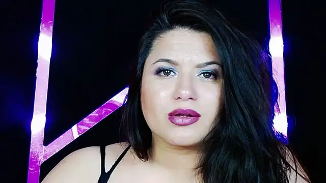 Chatroom XXX en direct de EssenaMonroe