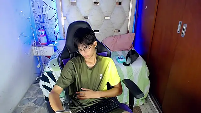 zxvn_n Adlı Modelin Canlı XXX Sohbeti