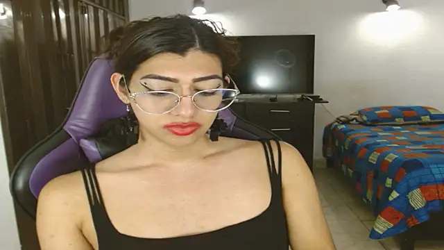 Alanni_parker Adlı Modelin Canlı XXX Sohbeti