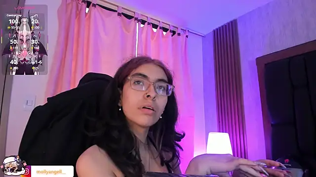 Molly_A – Naživo XXX chat