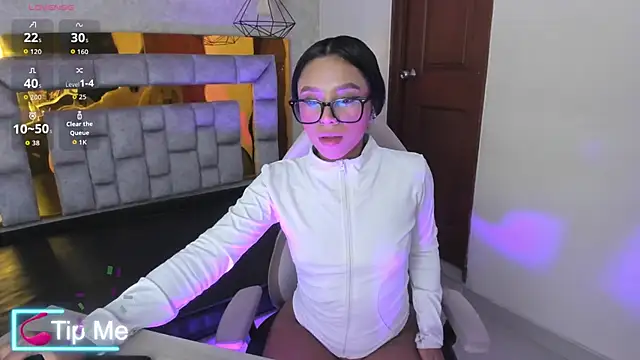 Chatroom XXX en direct de miiaboss_