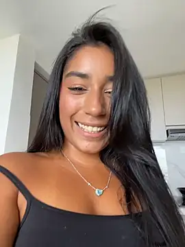 SaryJonex Adlı Modelin Canlı XXX Sohbeti