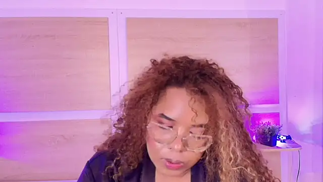 Chat +18 de Your_big_ebony_goddness ao vivo