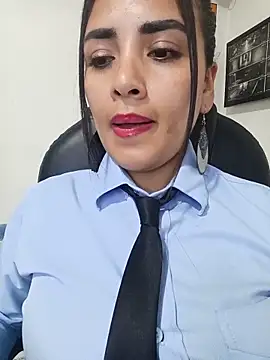 Chatroom XXX en direct de MAYE__13