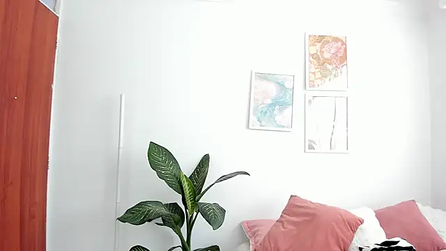 Chat +18 de canelleGarces ao vivo