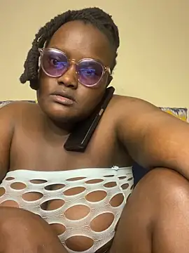 Chatroom XXX en direct de Busty_Bambii254