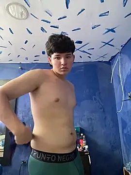 BigLatinGuy Live XXX-chat