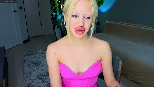 Luna_Beverly élő XXX-chatje