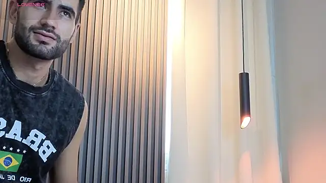 Ethan__Walker Adlı Modelin Canlı XXX Sohbeti