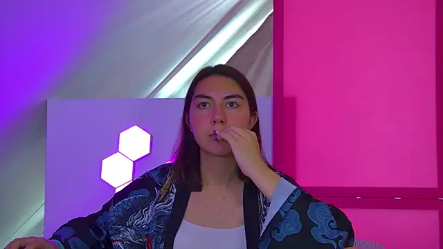 Chat +18 de AlisaAlarie ao vivo
