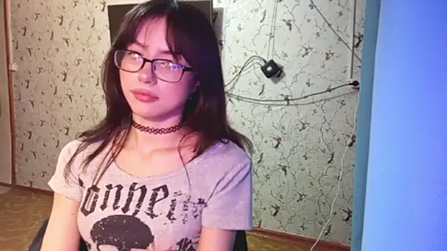 צ'אט XXX בשידור חי של DelicaBrome