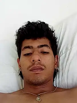 SkinniYamo লাইভ XXX চ্যাট