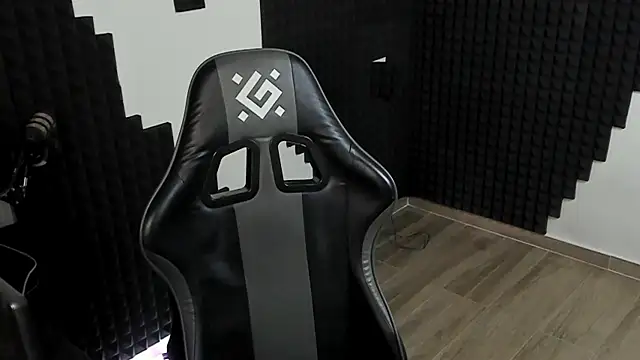 Živý XXX chat More_than_friend