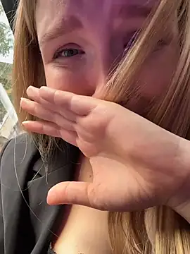 Liza_risky élő XXX-chatje