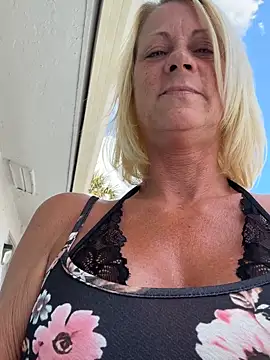 TiffaneyLove Chat XXX in diretta