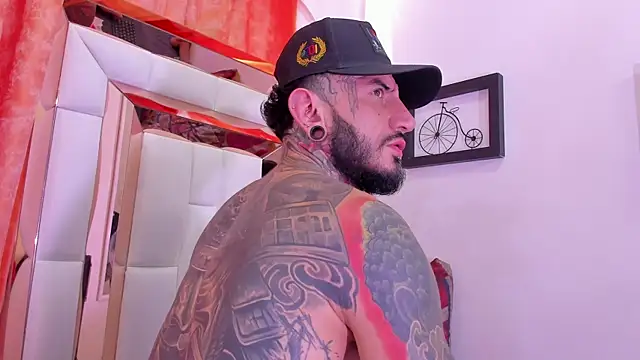 dilan_scootk_ élő XXX-chatje