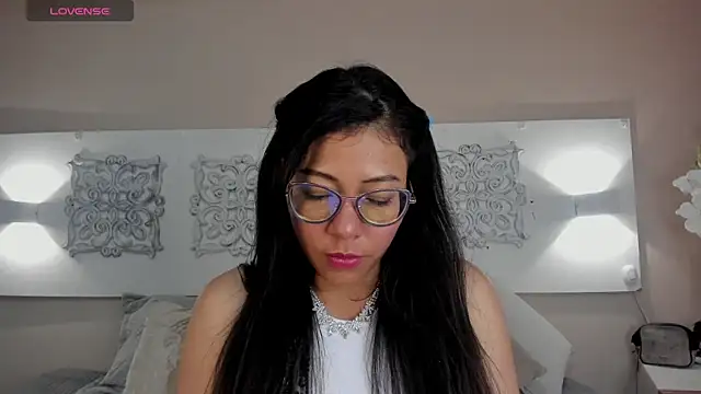 Chat +18 de anastasiagreymist_ ao vivo