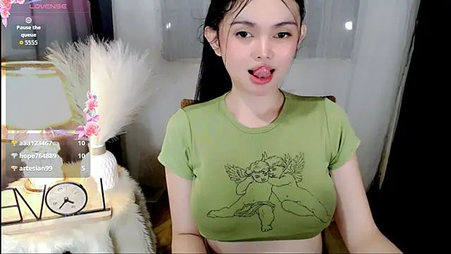 wildest_fantasy's Live XXX Chat