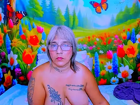 צ'אט XXX בשידור חי של indianroxy