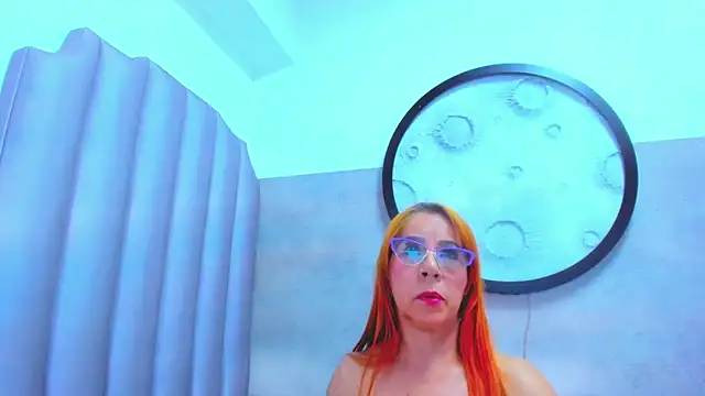 SussanMilf_ élő XXX-chatje