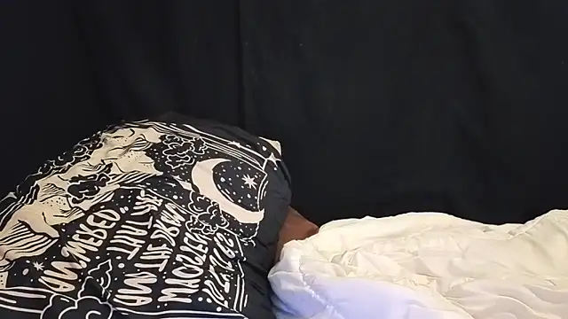 Ilovepussy1911 élő XXX-chatje