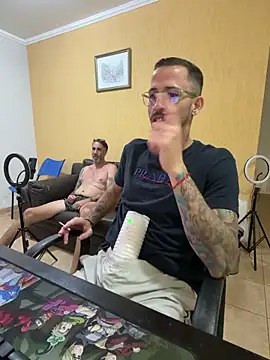 MeladoDiMel Adlı Modelin Canlı XXX Sohbeti