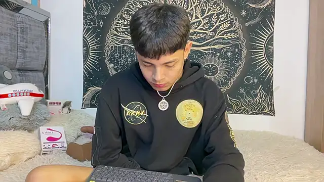Andy_Belier23's Live XXX Chat