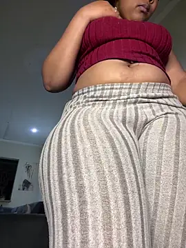 Bootyfulbarbiie – Naživo XXX chat