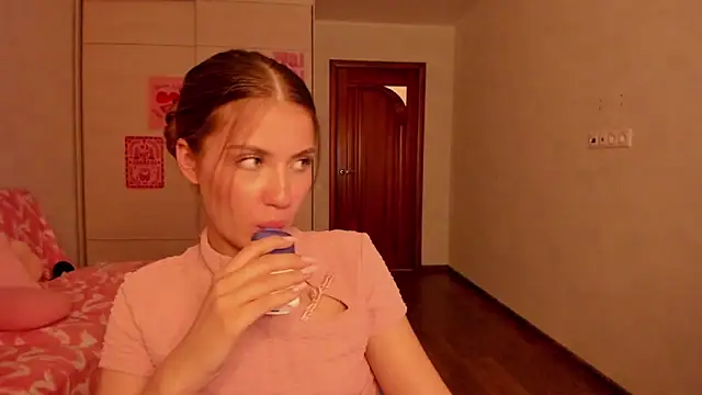 Aurora_Glow21's Live XXX Chat