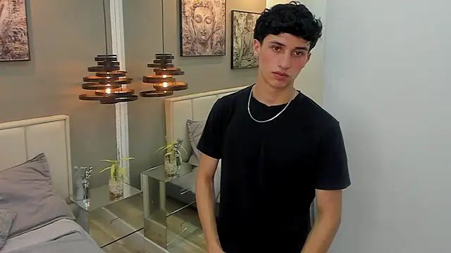 thom_ames Chat XXX in diretta