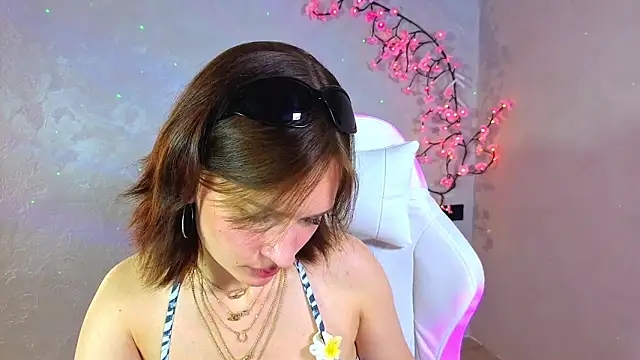 Emmiennova Live XXX-Chat