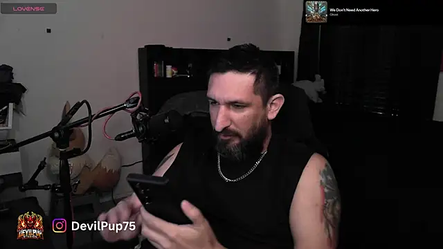 DevilPup75_ লাইভ XXX চ্যাট