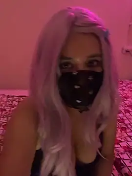 Lucey_001 Adlı Modelin Canlı XXX Sohbeti